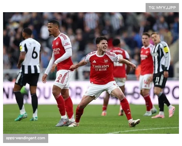 阿森纳客场绝杀复盘:赖斯苏维门迪双后腰构建中场屏障切断葡体传球路线 阿森纳客场绝杀复盘:赖斯苏维门迪双后腰构建中场屏障切断葡体传球路线